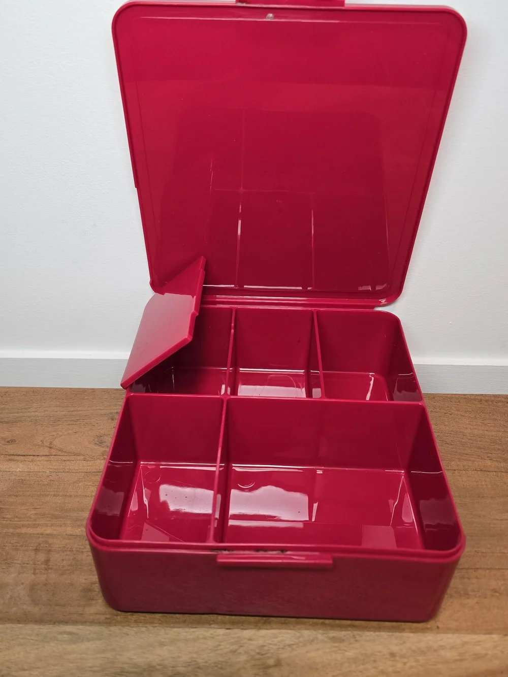 Pottery Barn Kids Spencer Bento Box, Pink Rasberry. Food Storage Lunchtime Style